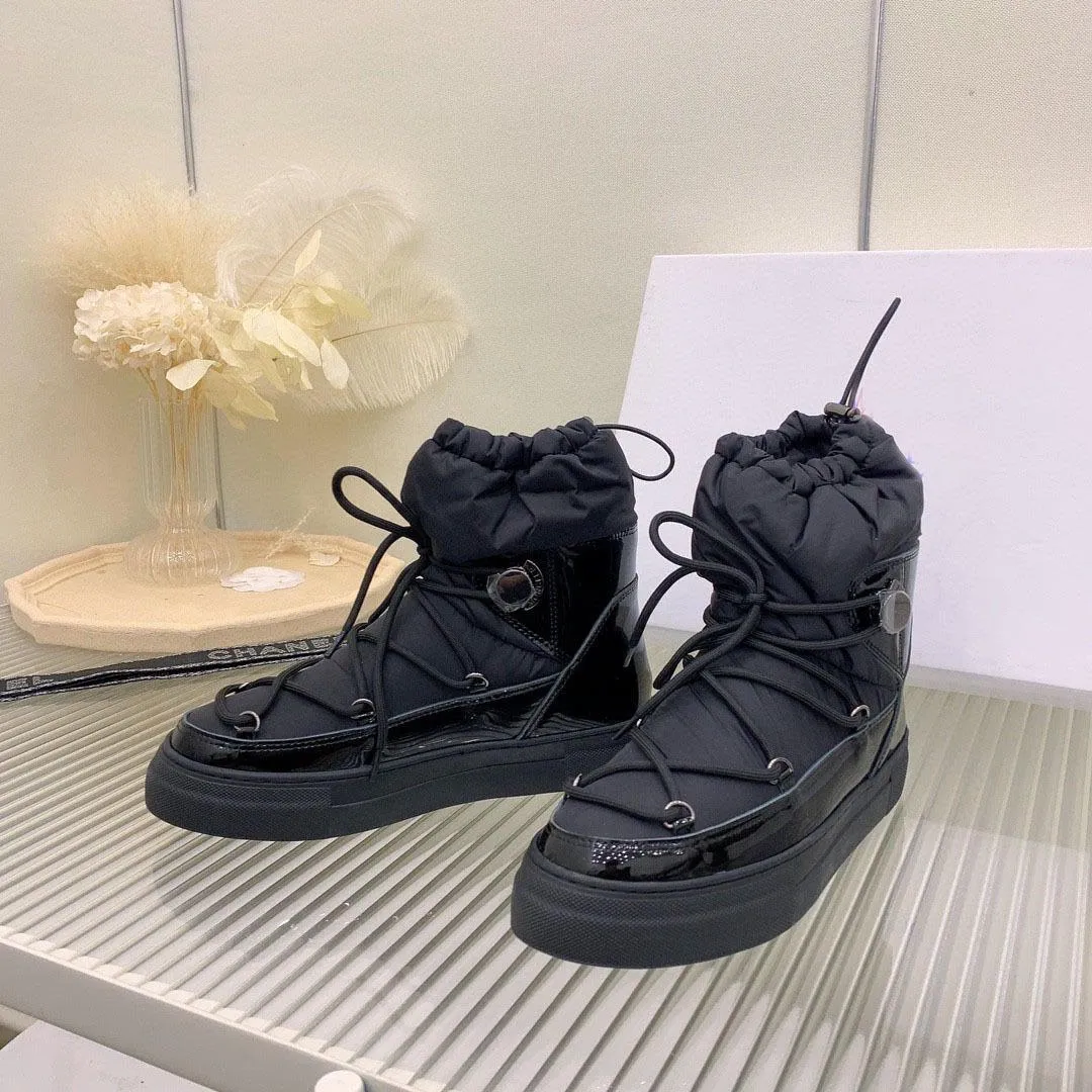 Cross-Tied Elastic Band Snow Boots