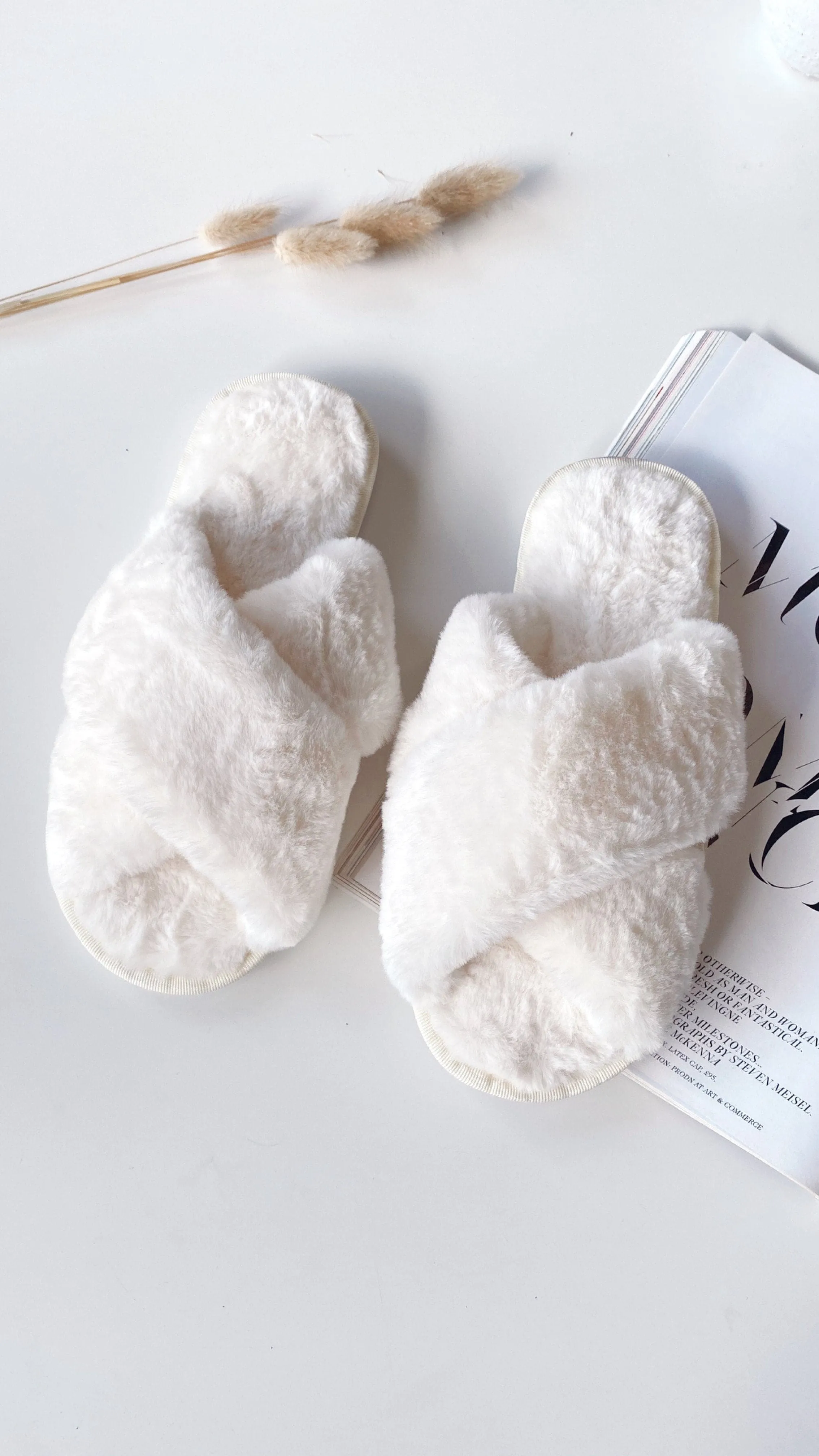 Jessica Fluffy Slippers - White