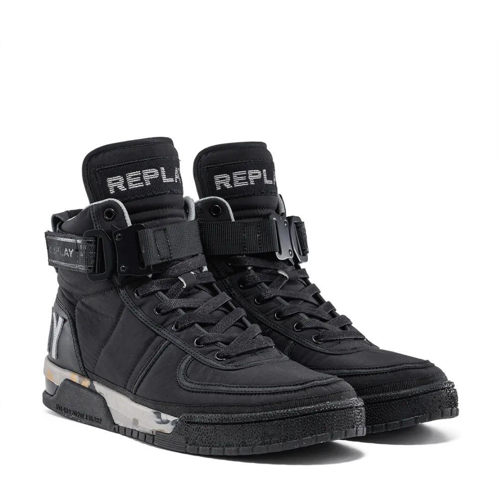 Notorius Sneakers in Black