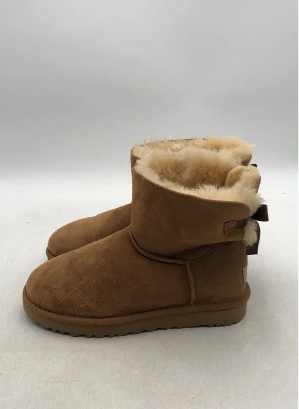 Ugg Women's Brown Suede Ankle Snow Boots - Size 7