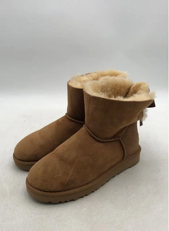 Ugg Women's Brown Suede Ankle Snow Boots - Size 7