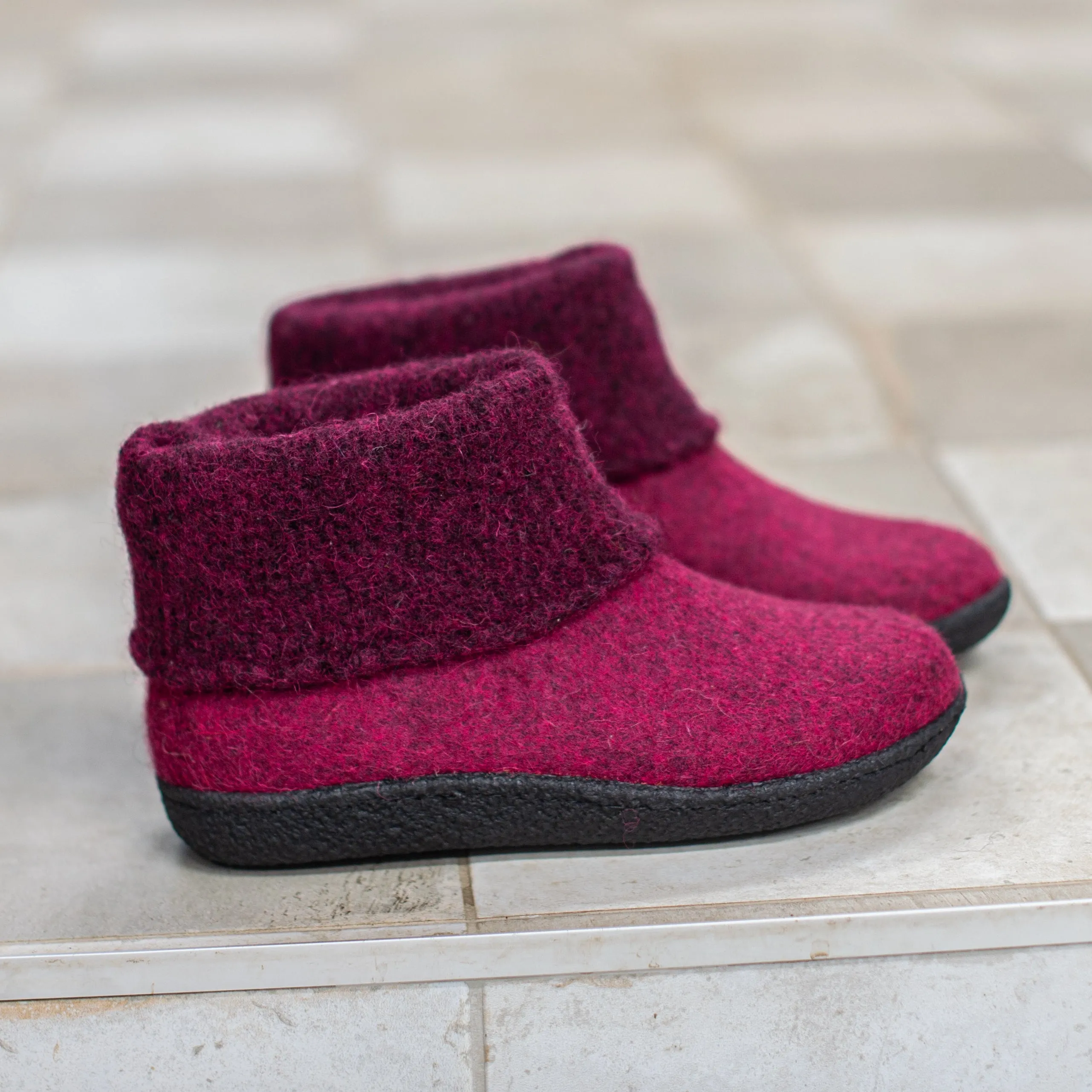 Women's WOOBOOTS with Knitted Leg Warmers - Dark pink